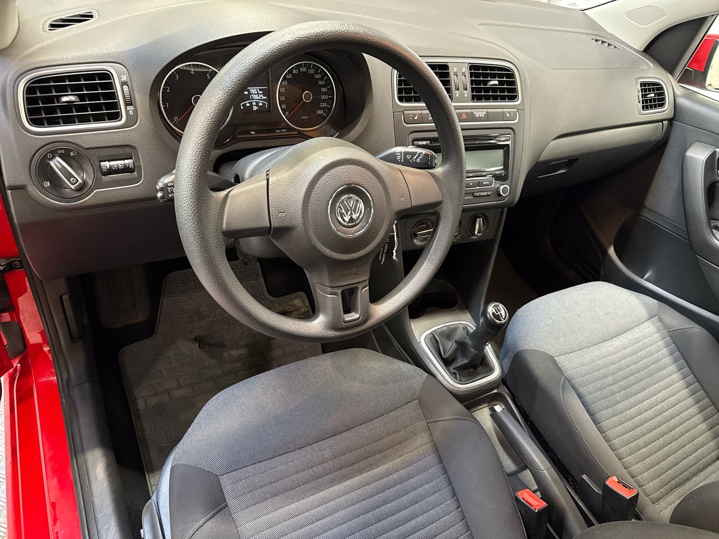 VOLKSWAGEN Polo 2010