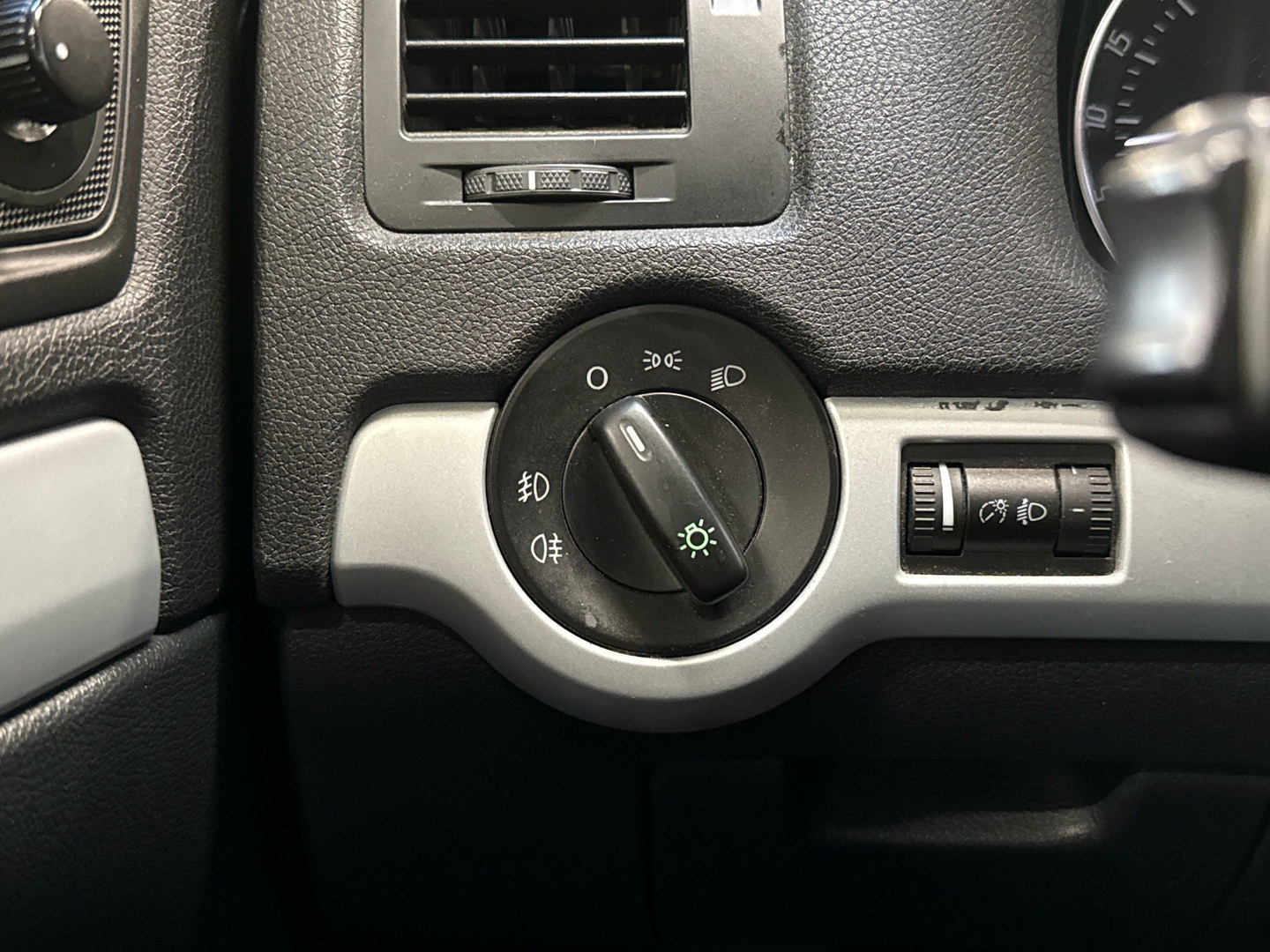 SKODA Octavia 2011