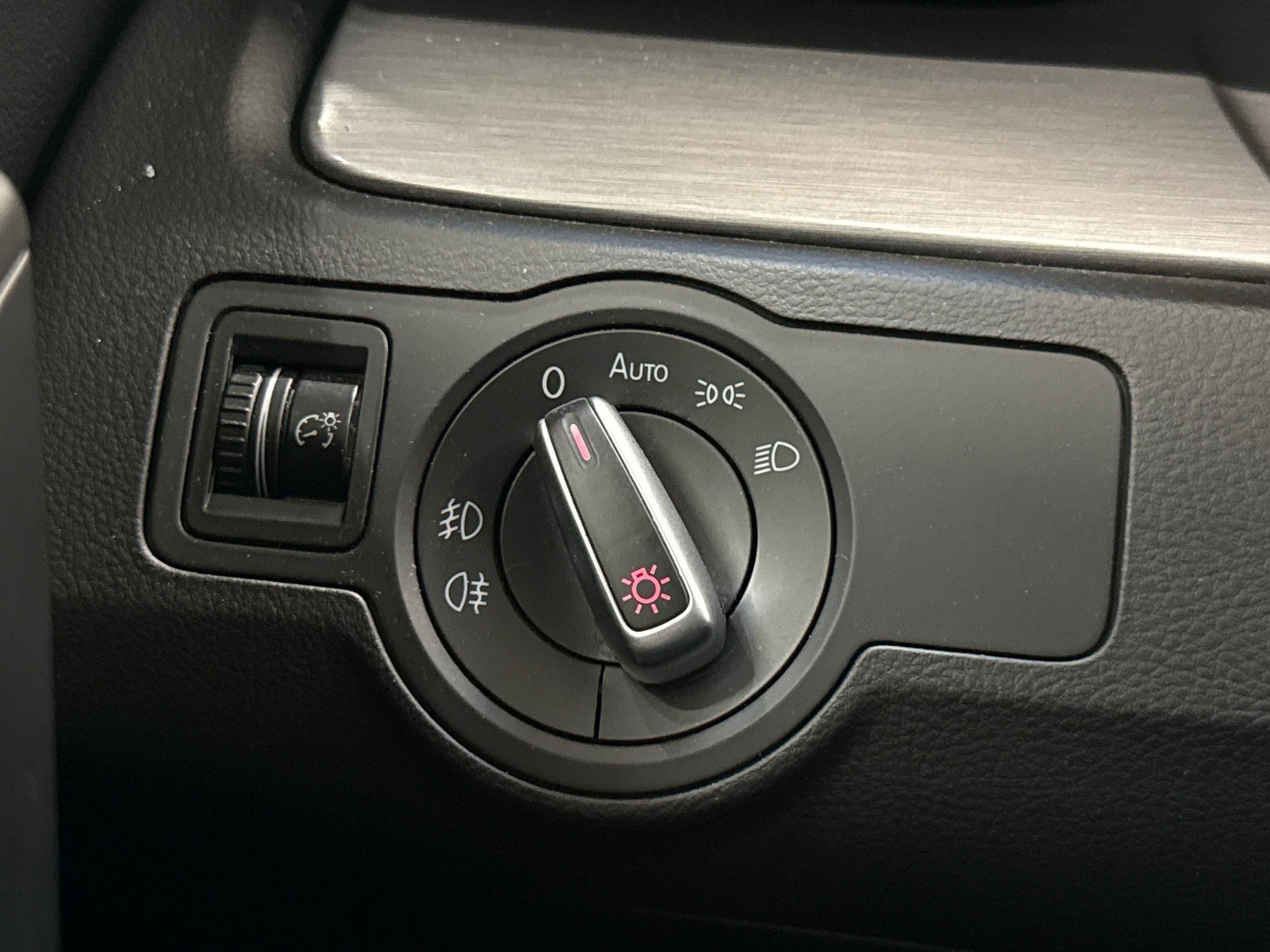 VOLKSWAGEN Passat 2011