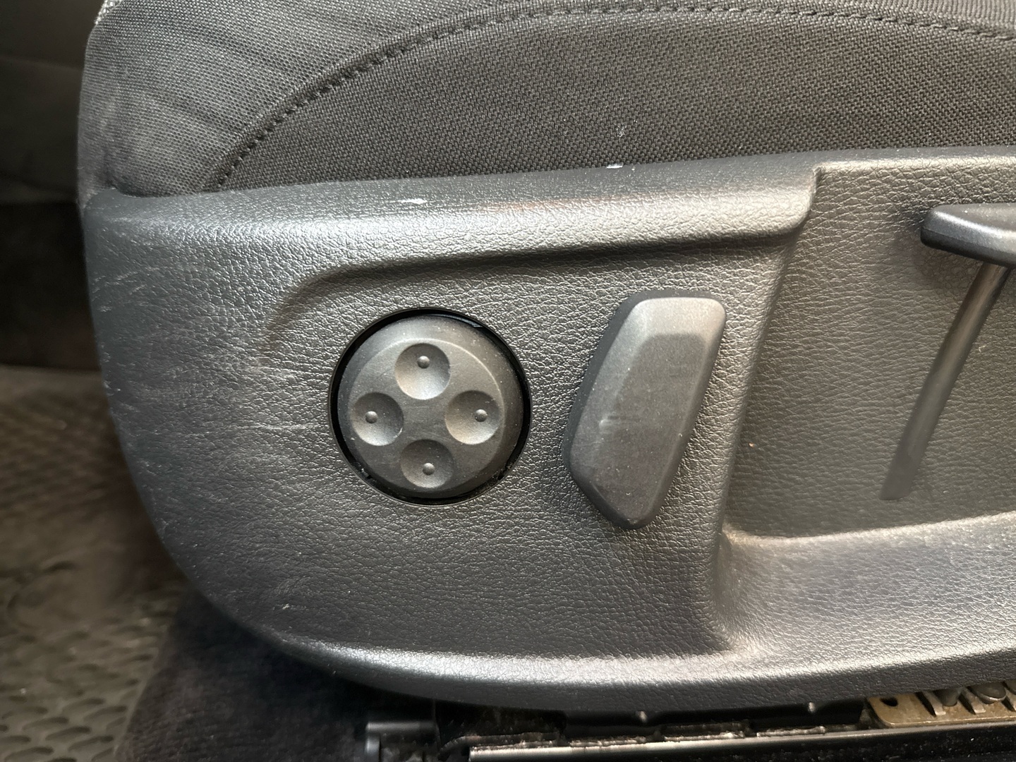 VOLKSWAGEN Passat 2011