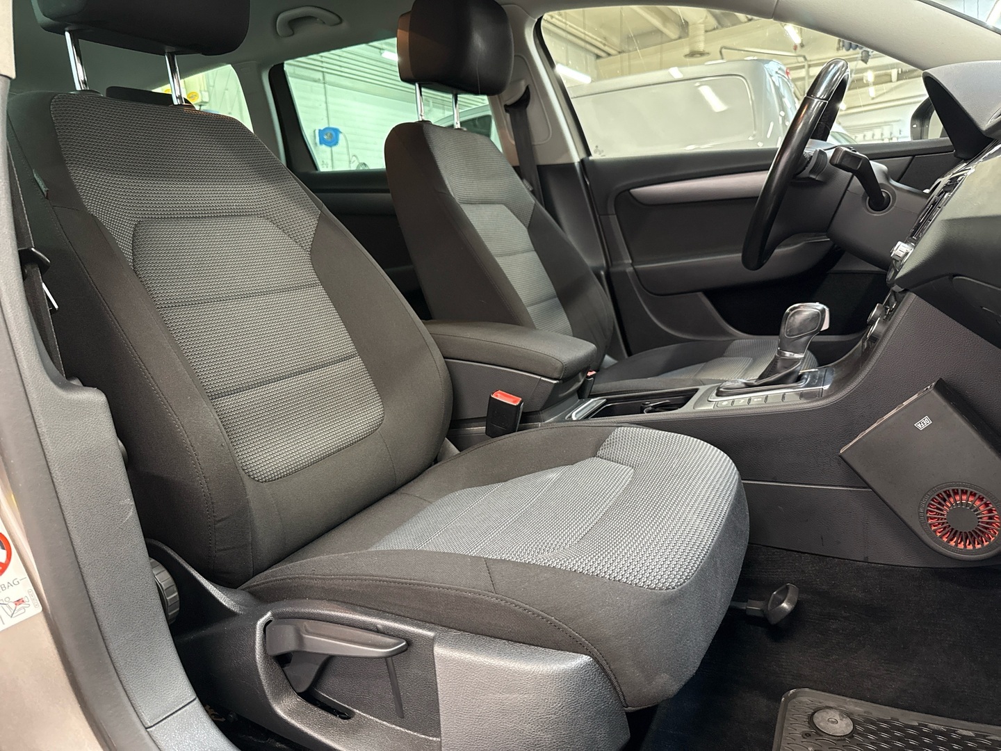 VOLKSWAGEN Passat 2011