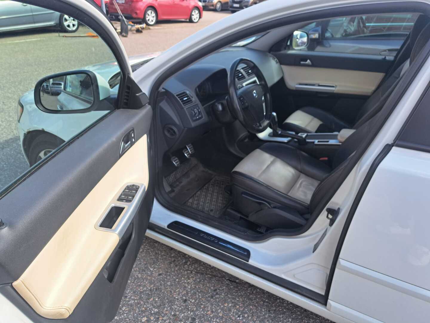 VOLVO V50 2012