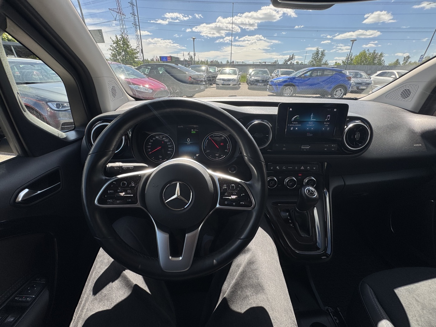 MERCEDES-BENZ EQT 2024