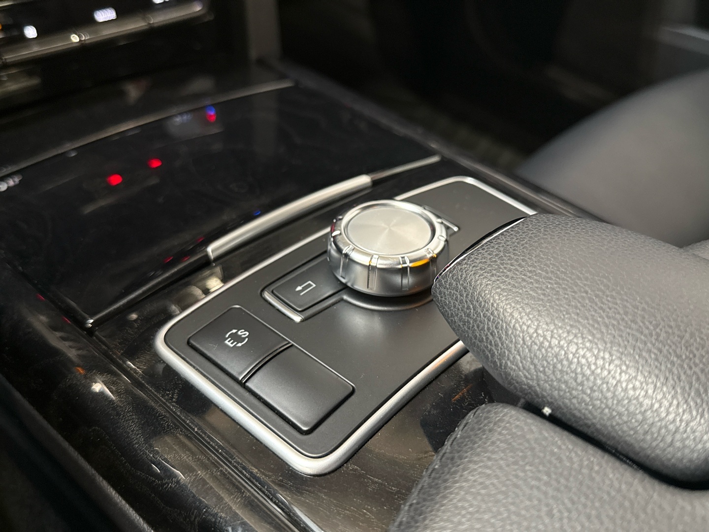 MERCEDES-BENZ E 2013