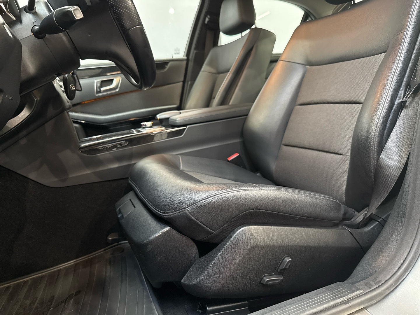 MERCEDES-BENZ E 2013