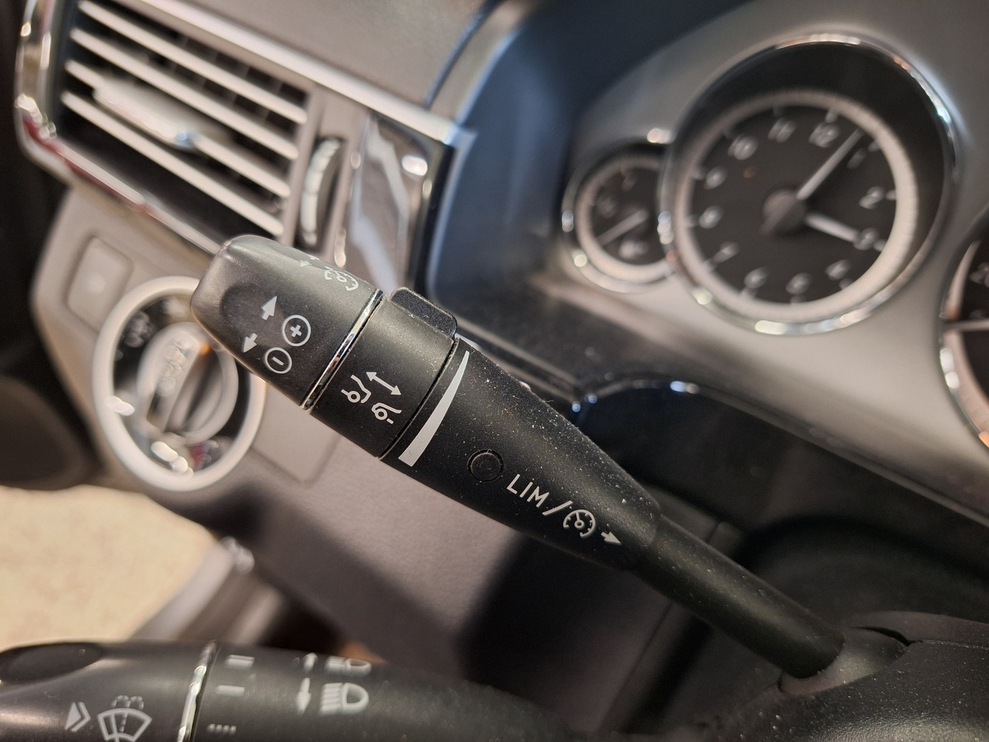 MERCEDES-BENZ E 2013