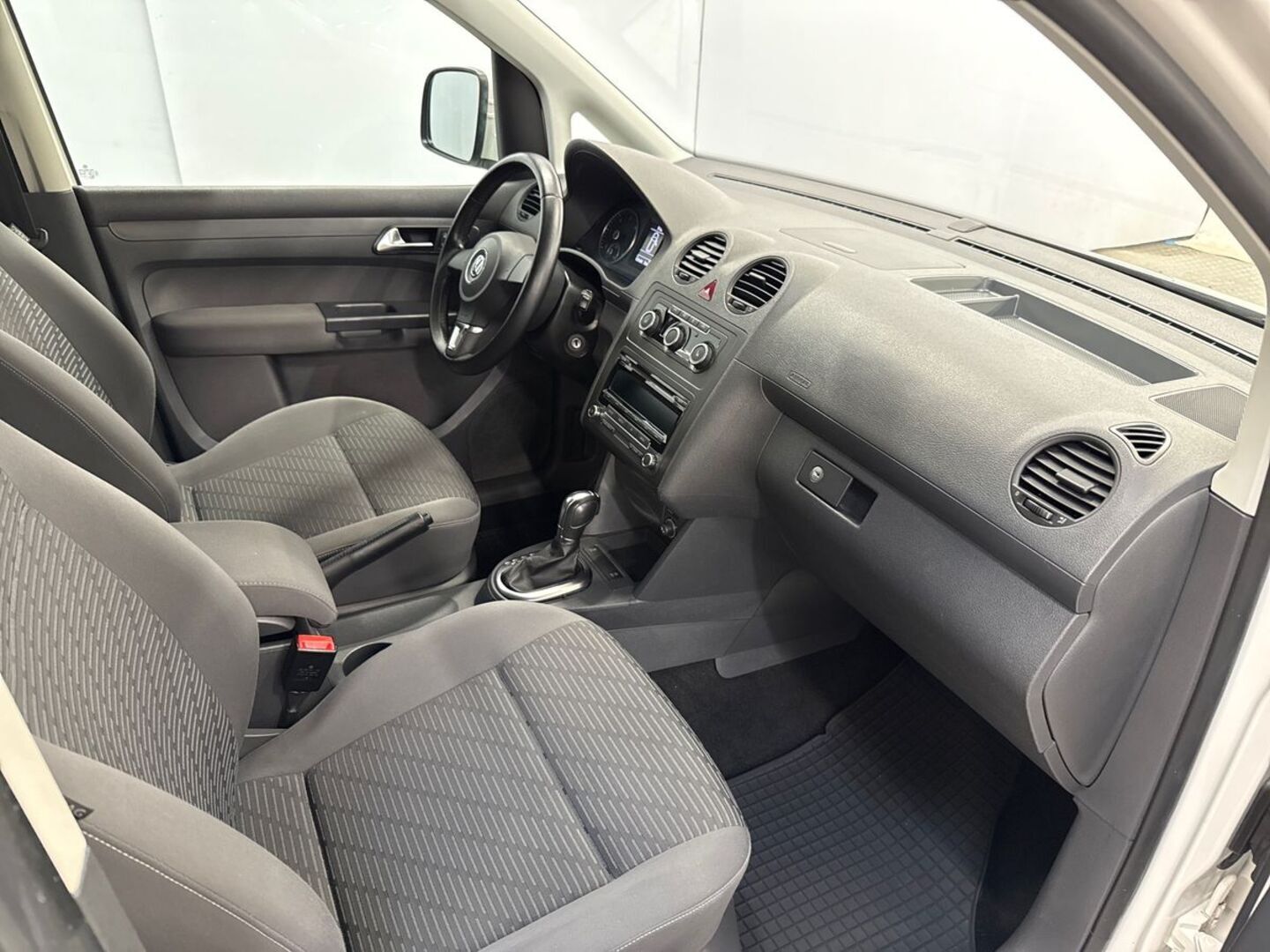 VOLKSWAGEN Caddy 2012