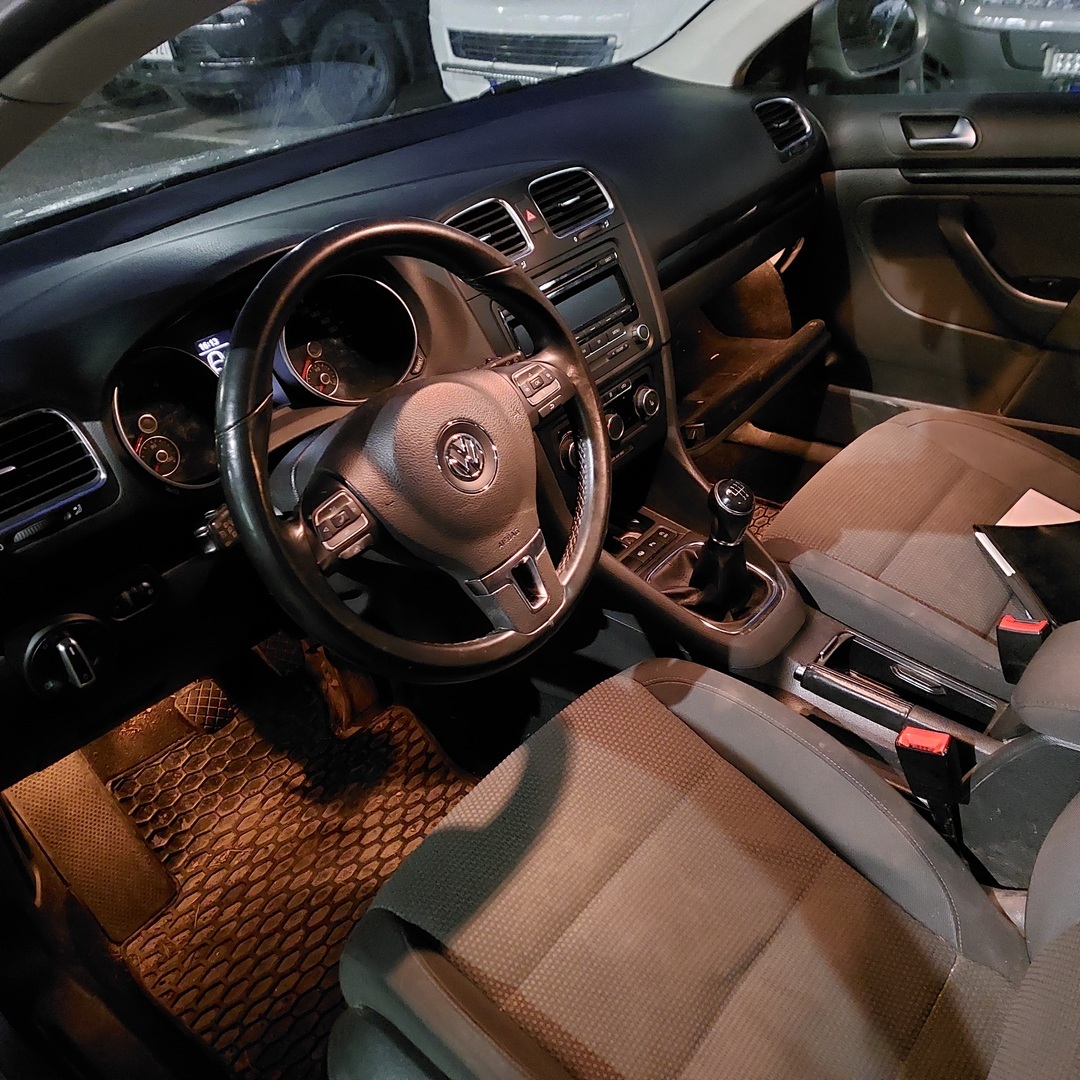 VOLKSWAGEN Golf 2013