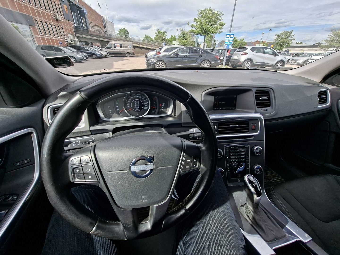 VOLVO V60 2014