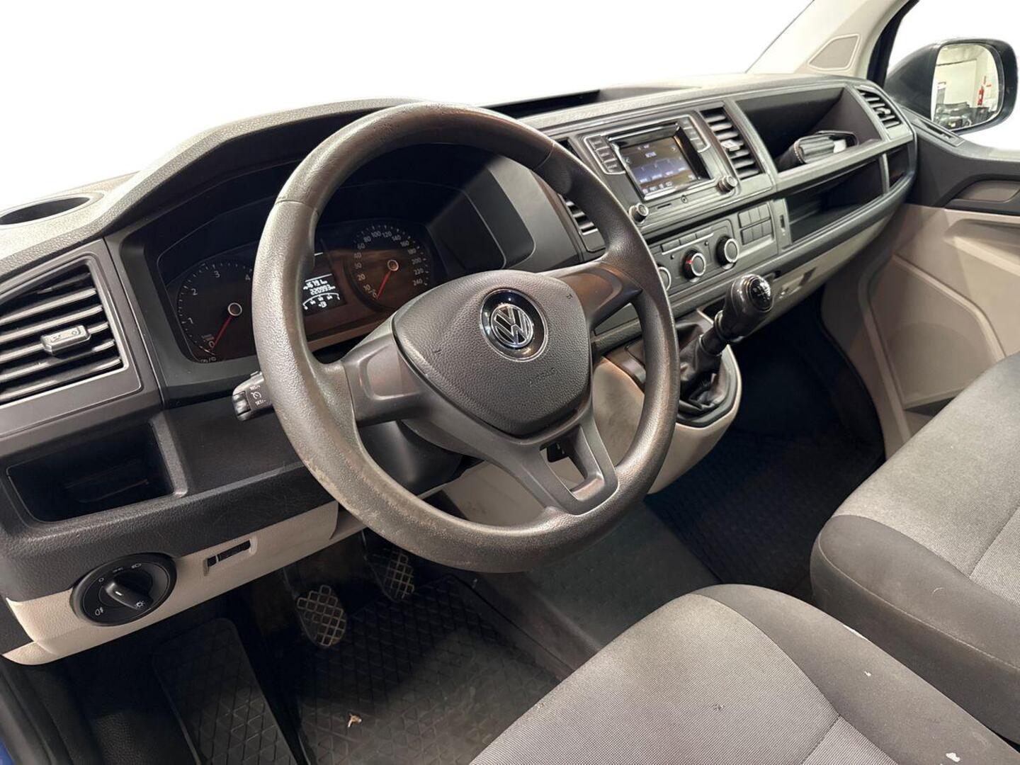 VOLKSWAGEN Transporter 2017