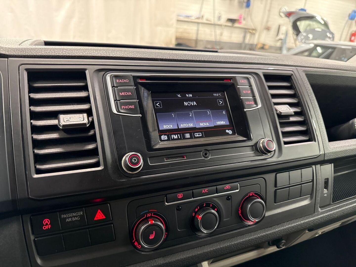 VOLKSWAGEN Transporter 2017