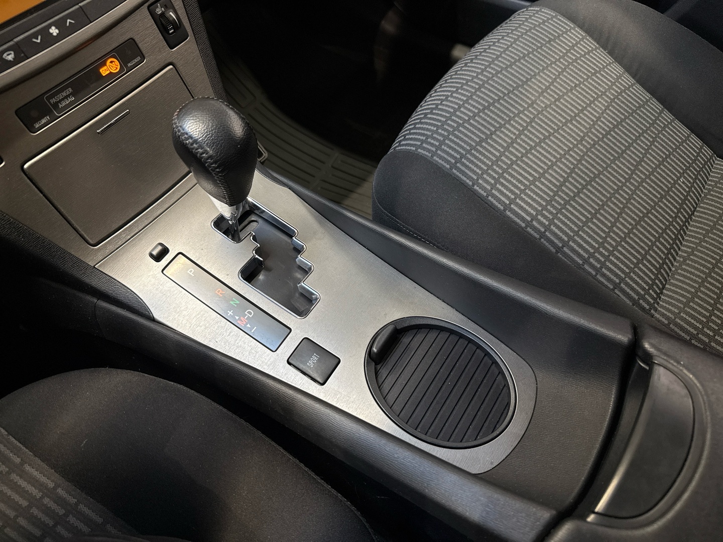 TOYOTA Avensis 2011