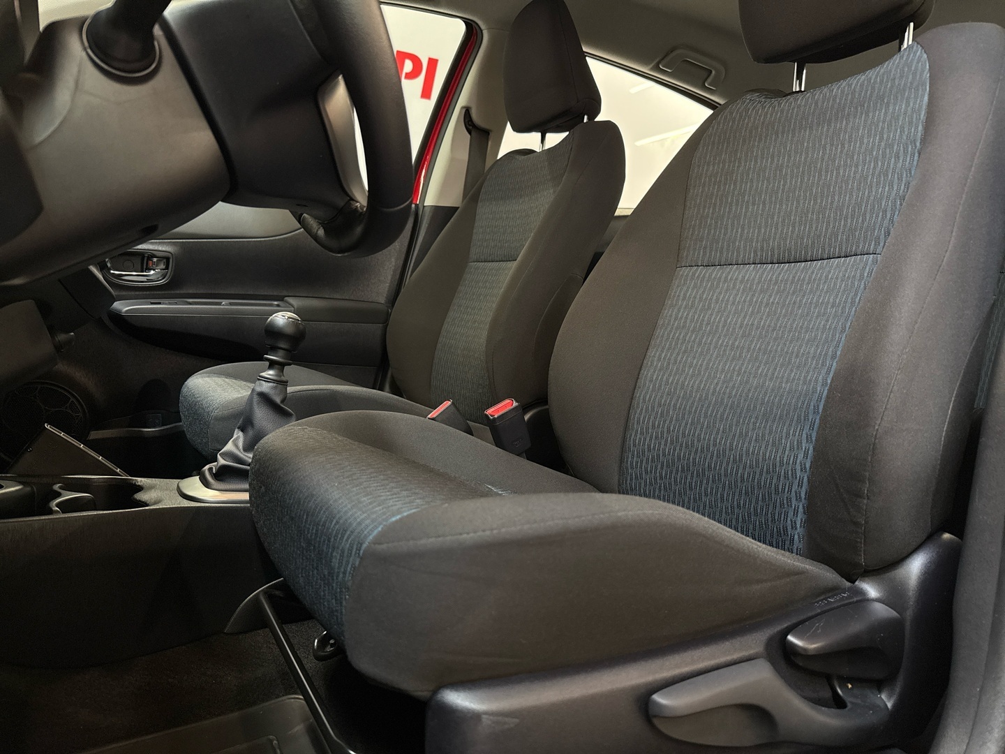 TOYOTA Yaris 2013