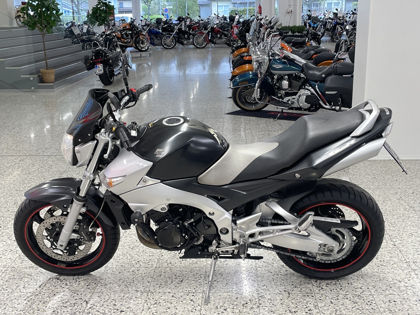 SUZUKI GSR 2008