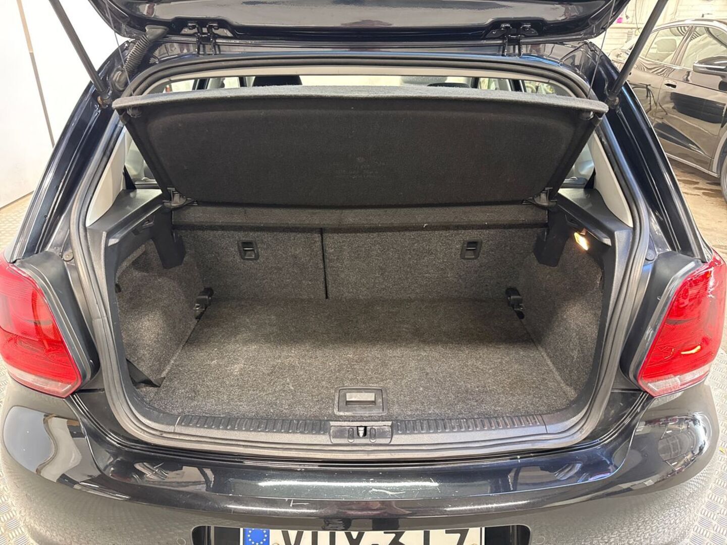 VOLKSWAGEN Polo 2012