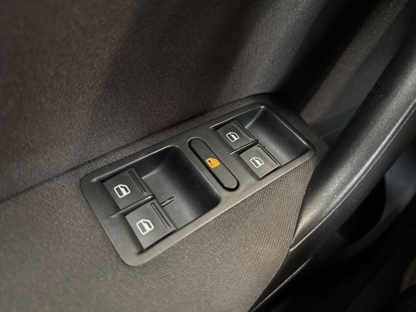 VOLKSWAGEN Polo 2012
