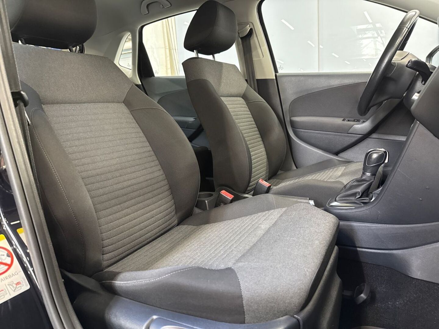 VOLKSWAGEN Polo 2012