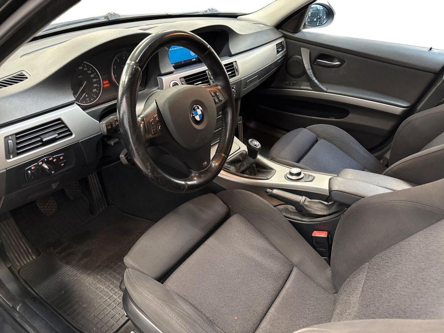BMW 320 2008