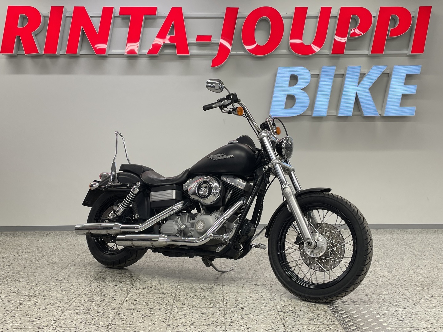 HARLEY-DAVIDSON DYNA 2010