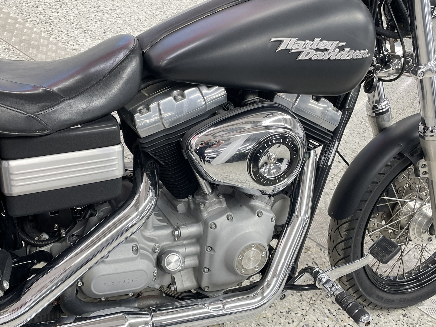 HARLEY-DAVIDSON DYNA 2010