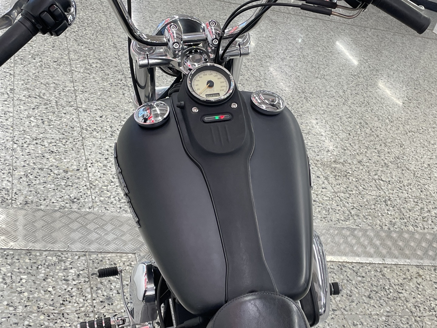 HARLEY-DAVIDSON DYNA 2010