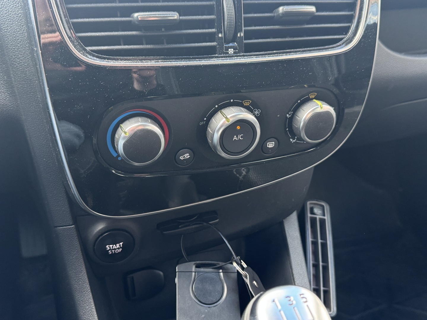 RENAULT Clio 2017