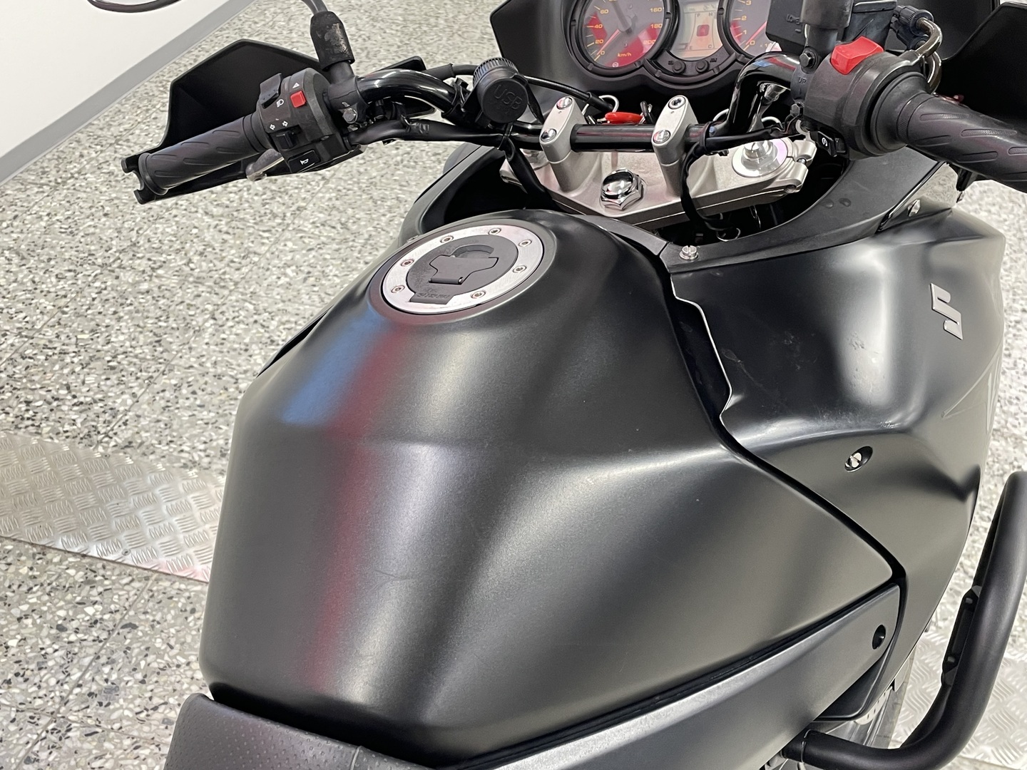 SUZUKI DL 2008