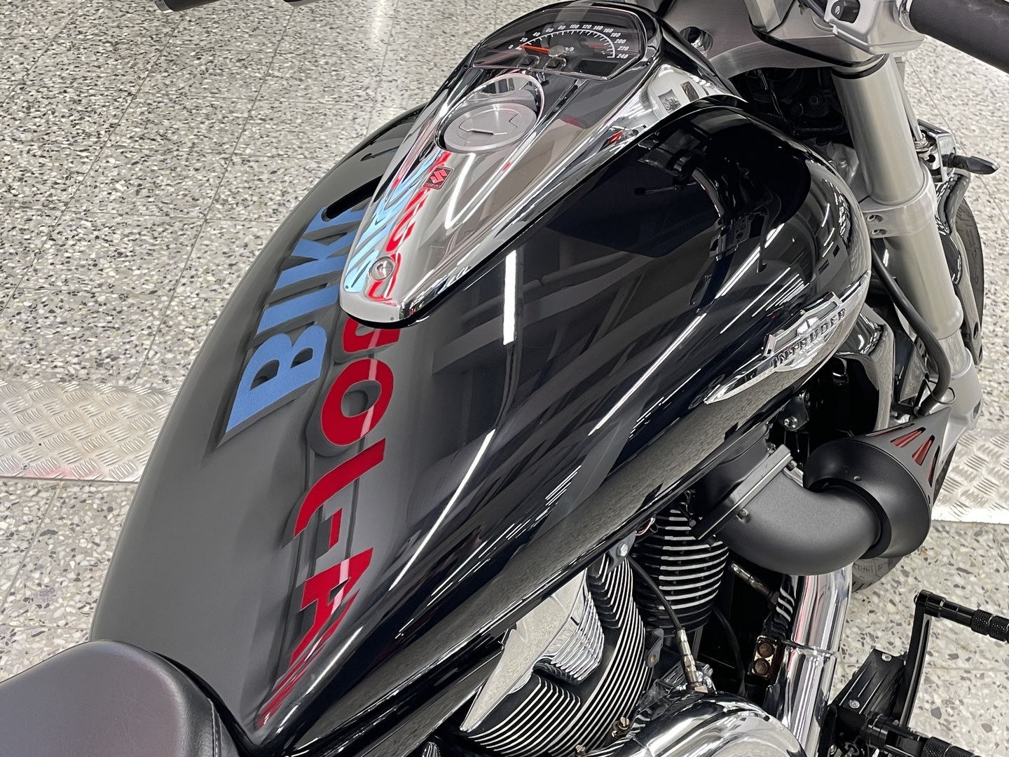 SUZUKI INTRUDER 2008