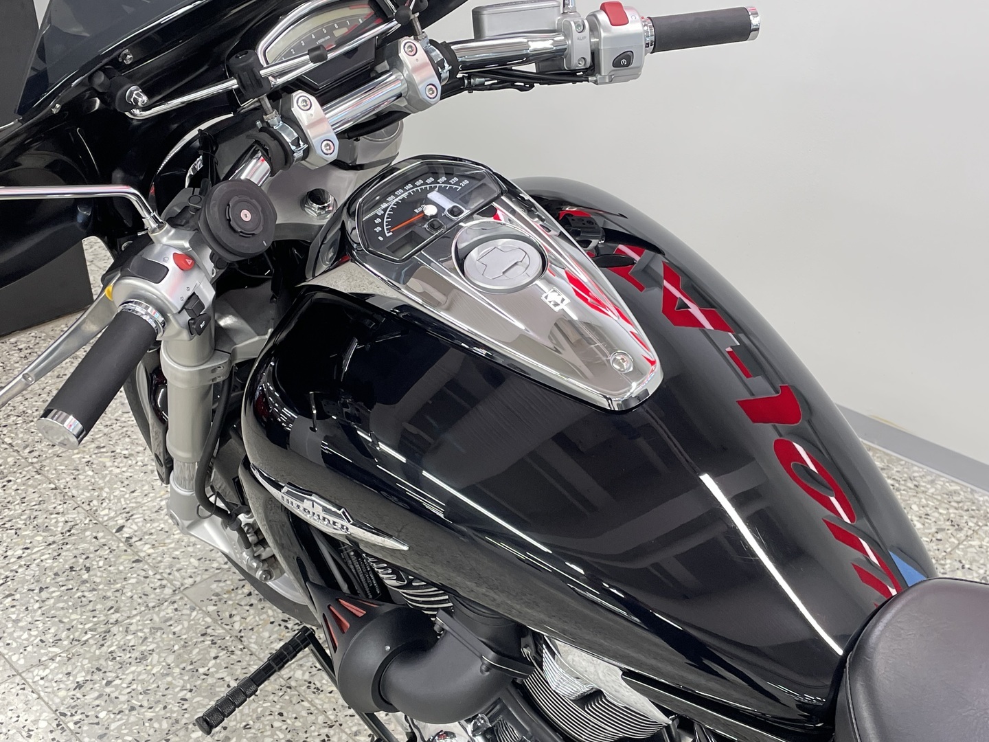 SUZUKI INTRUDER 2008