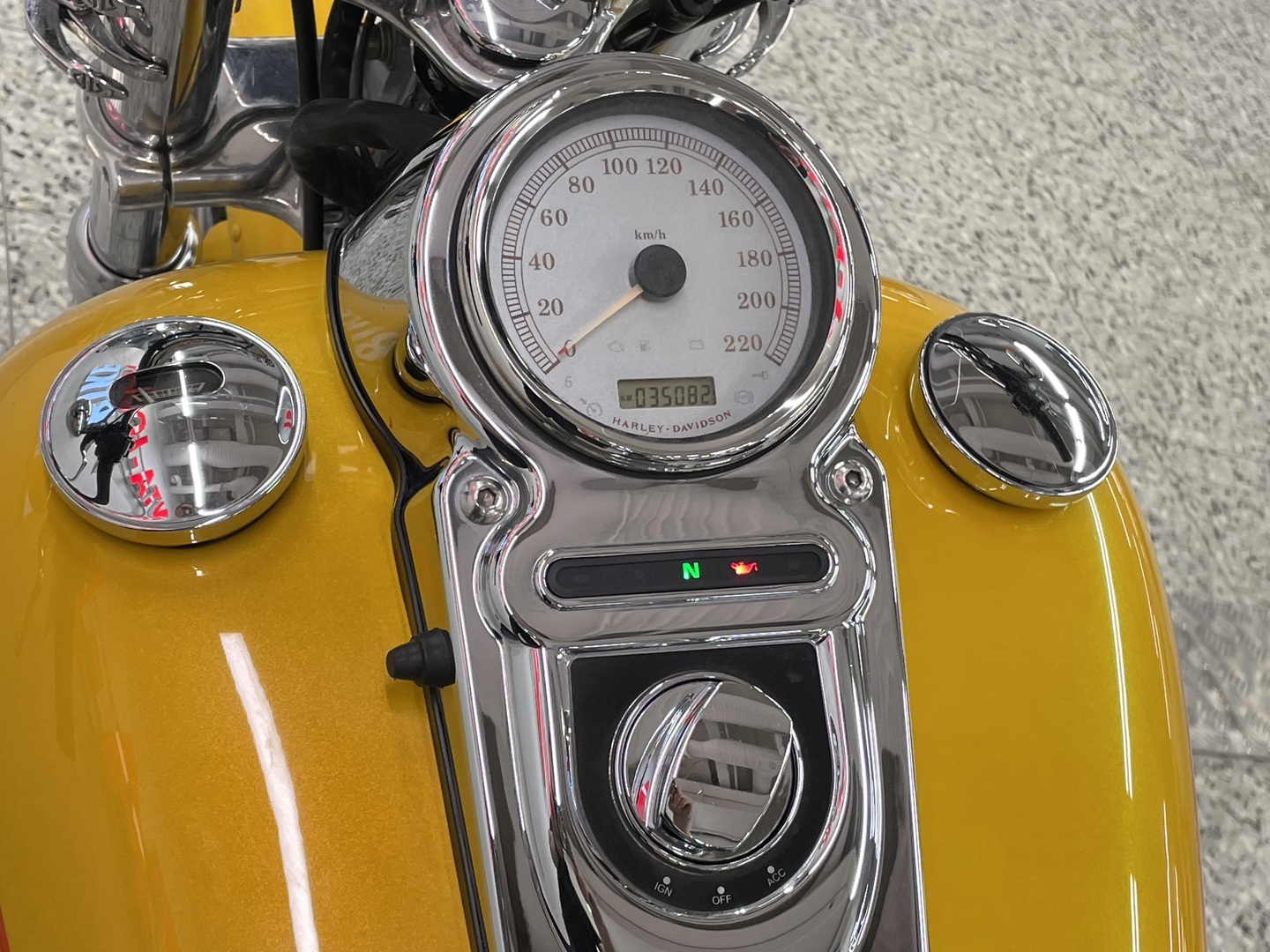 HARLEY-DAVIDSON DYNA 2008