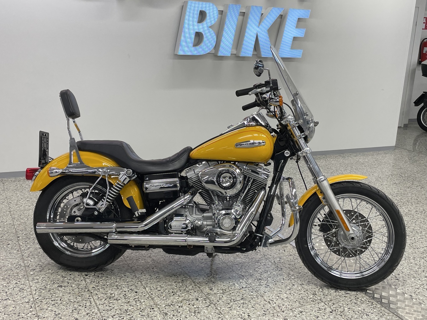 HARLEY-DAVIDSON DYNA 2008