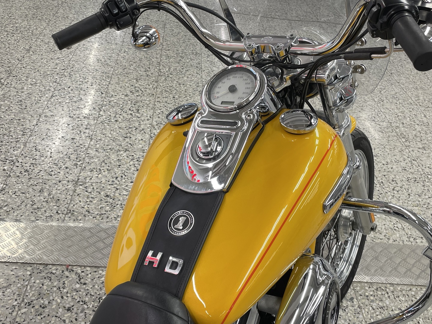 HARLEY-DAVIDSON DYNA 2008