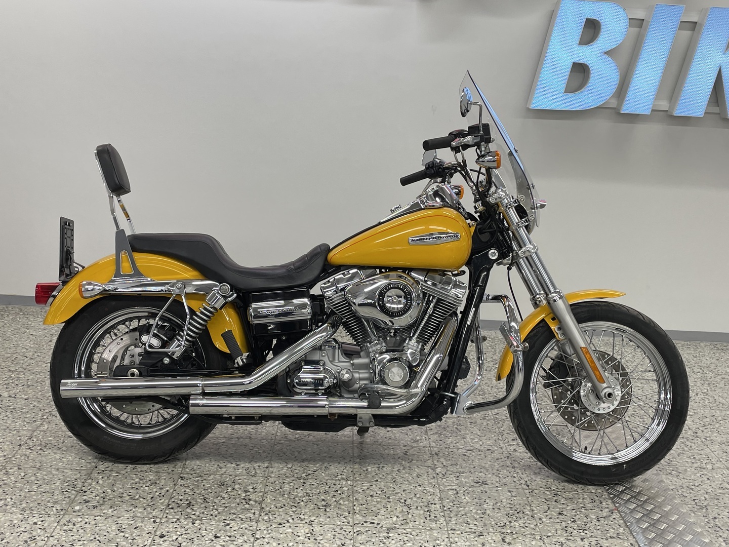 HARLEY-DAVIDSON DYNA 2008