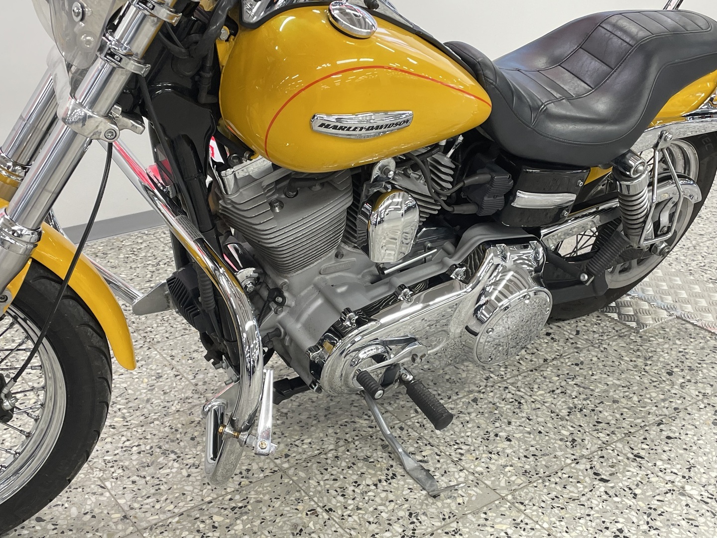 HARLEY-DAVIDSON DYNA 2008