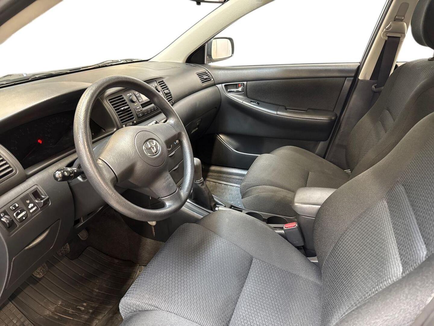 TOYOTA Corolla 2005