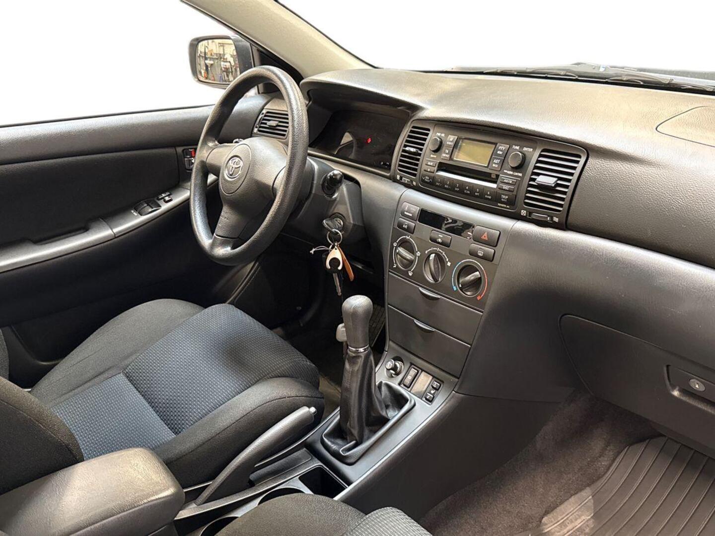 TOYOTA Corolla 2005