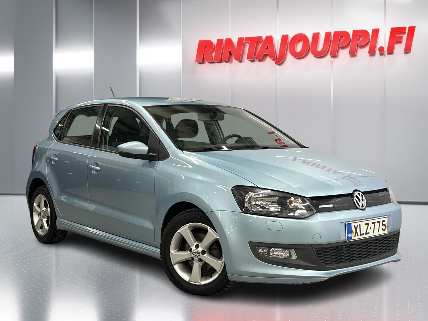 VOLKSWAGEN Polo 2012
