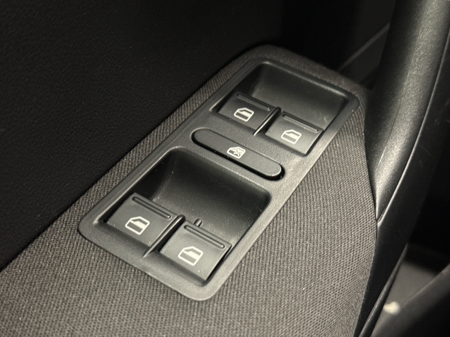 VOLKSWAGEN Polo 2012