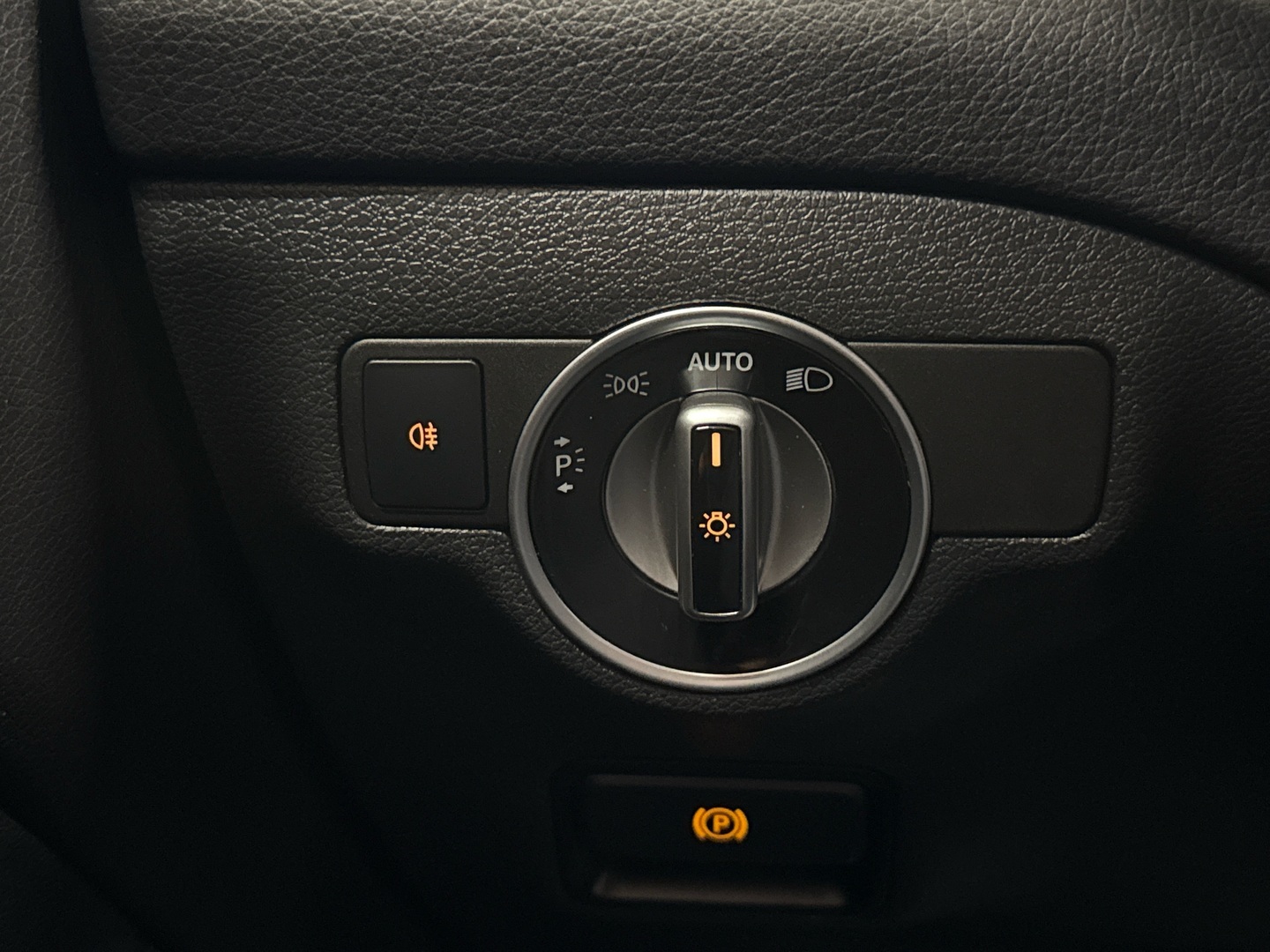 MERCEDES-BENZ CLA 2015