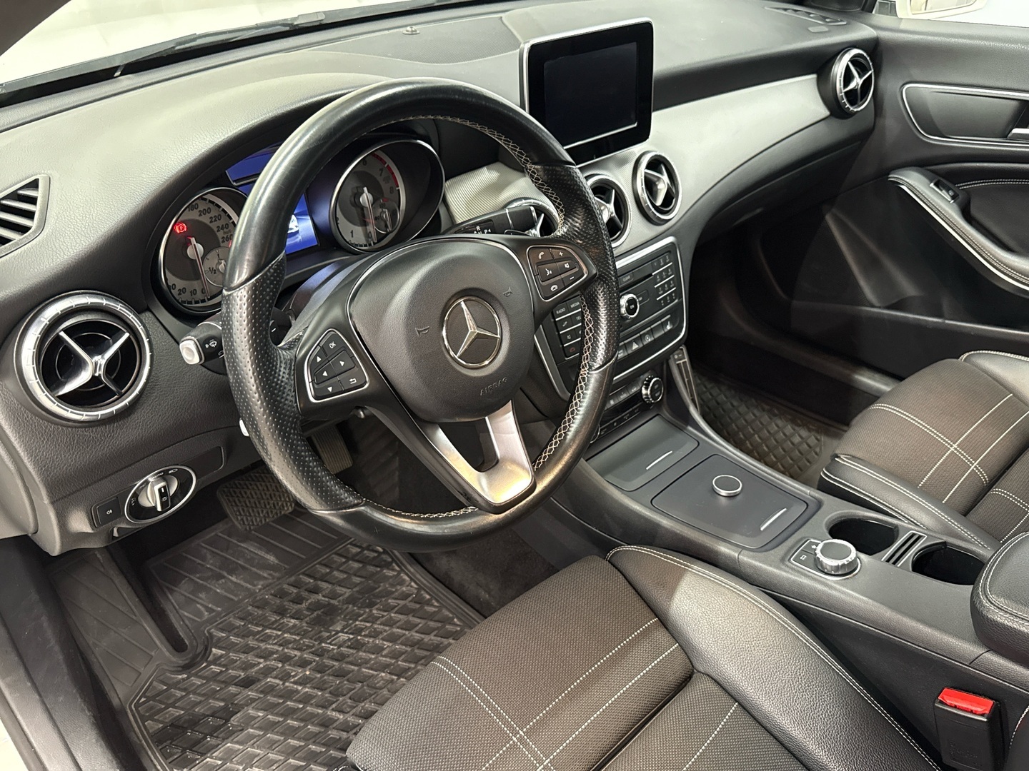 MERCEDES-BENZ CLA 2015