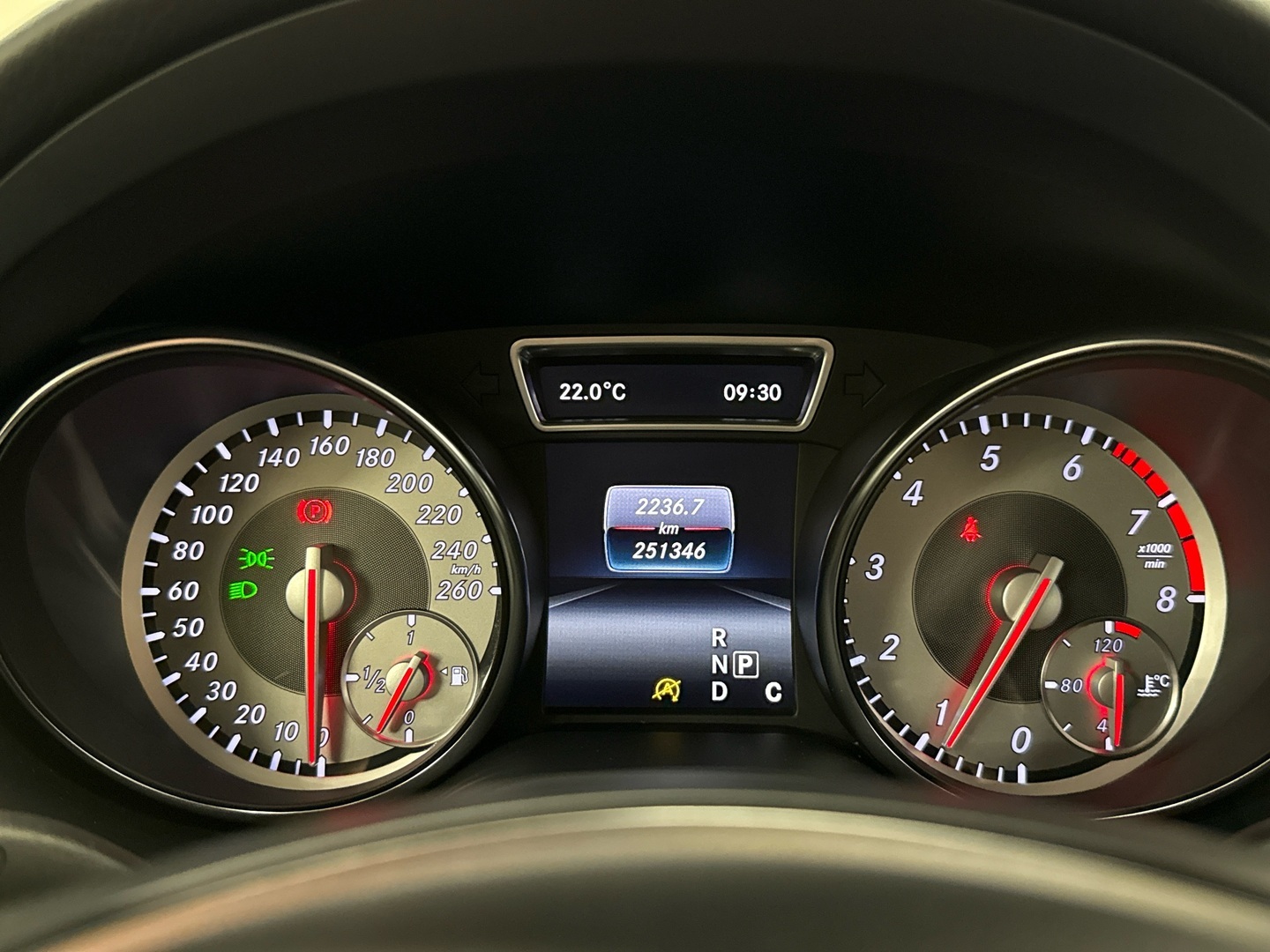 MERCEDES-BENZ CLA 2015