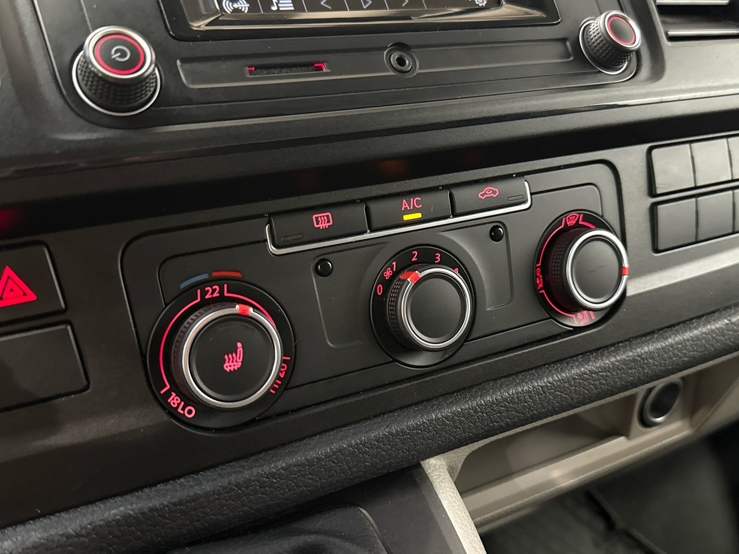 VOLKSWAGEN Transporter 2016