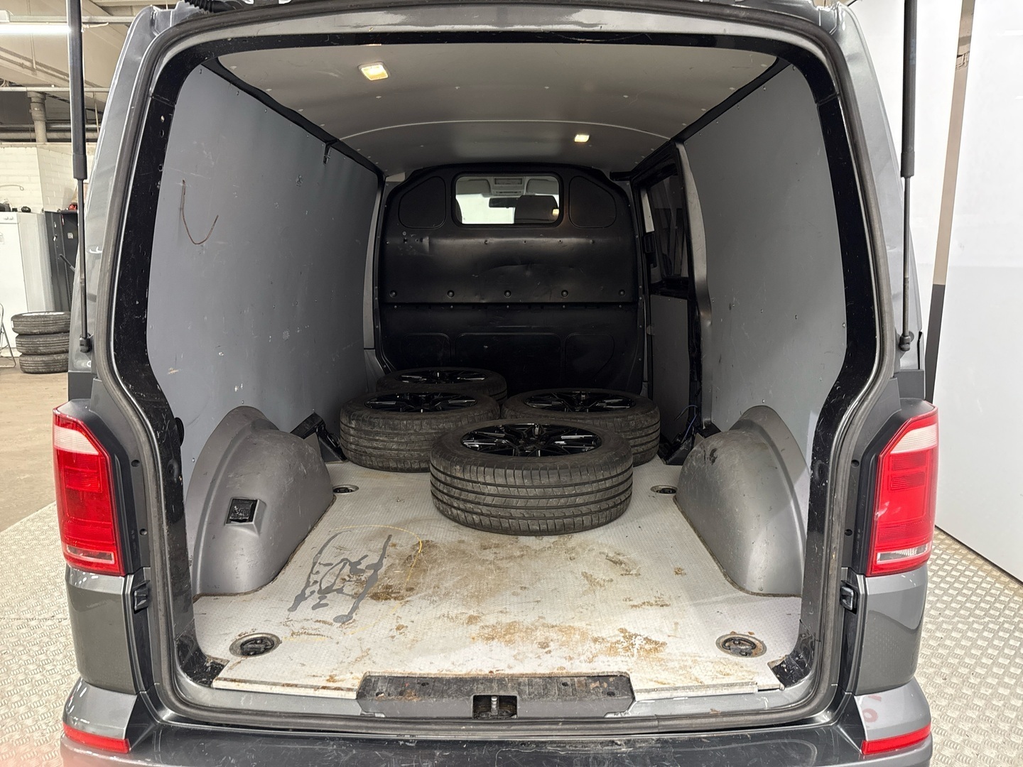 VOLKSWAGEN Transporter 2016