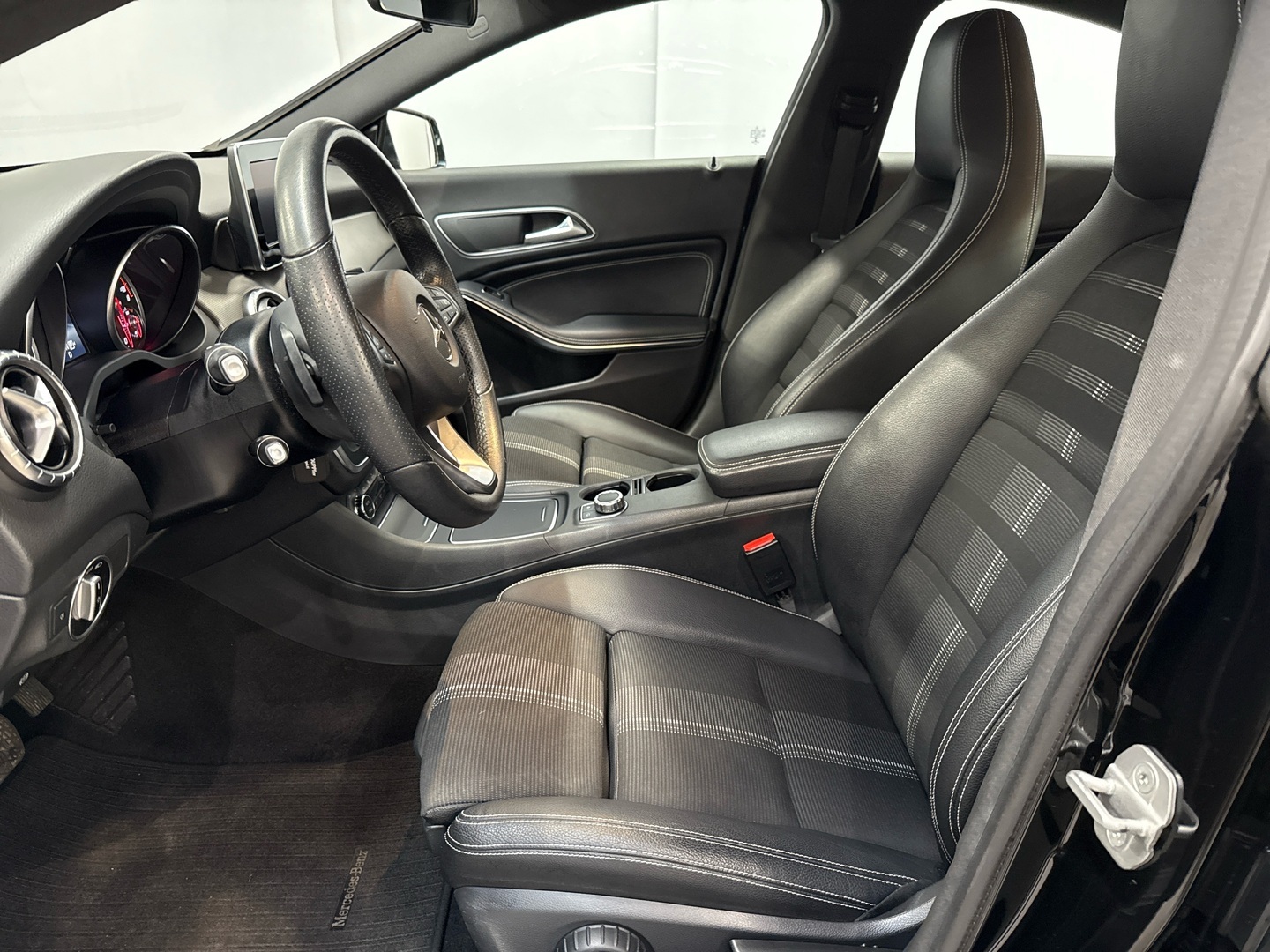 MERCEDES-BENZ CLA 2016