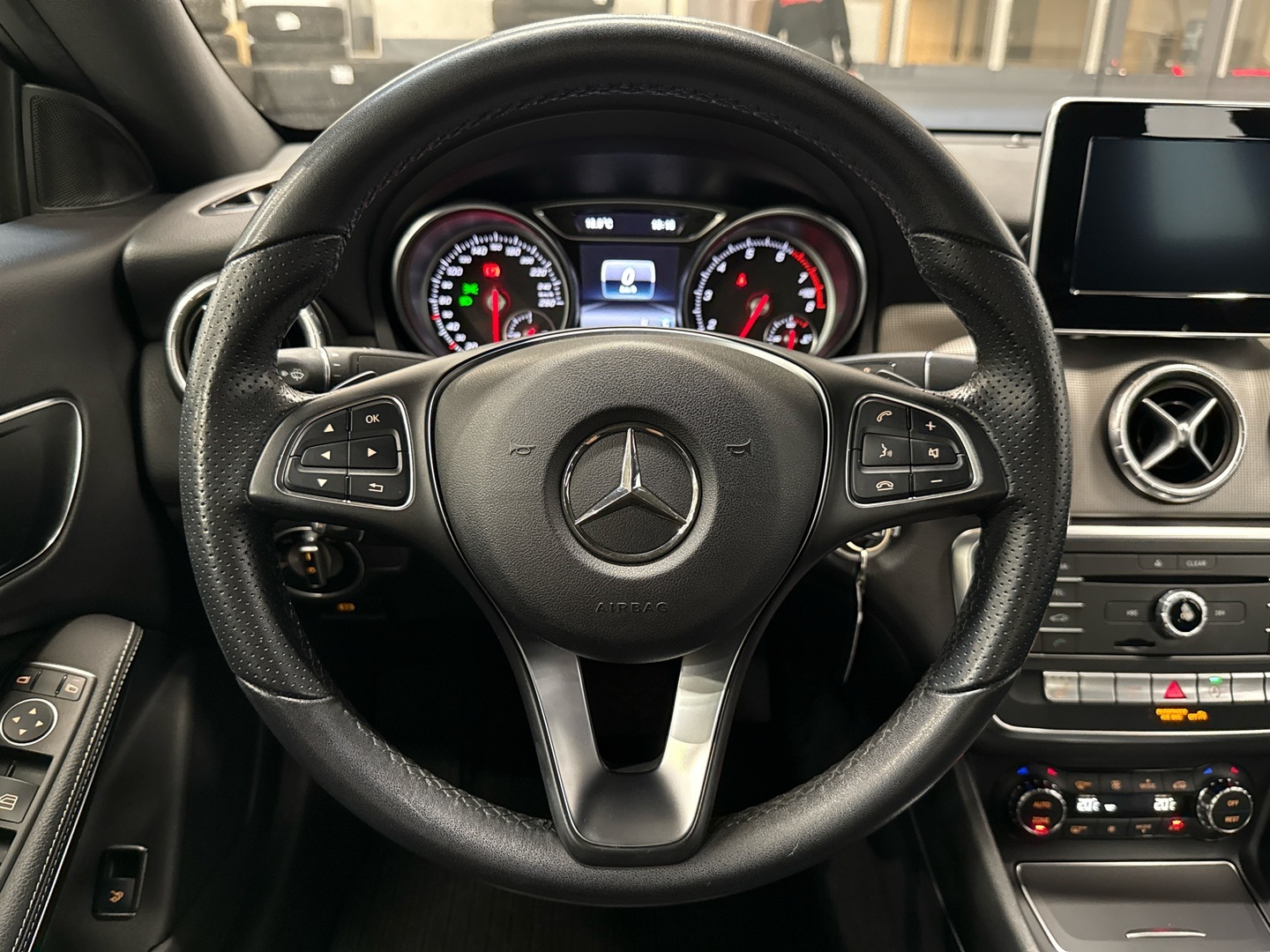 MERCEDES-BENZ CLA 2016