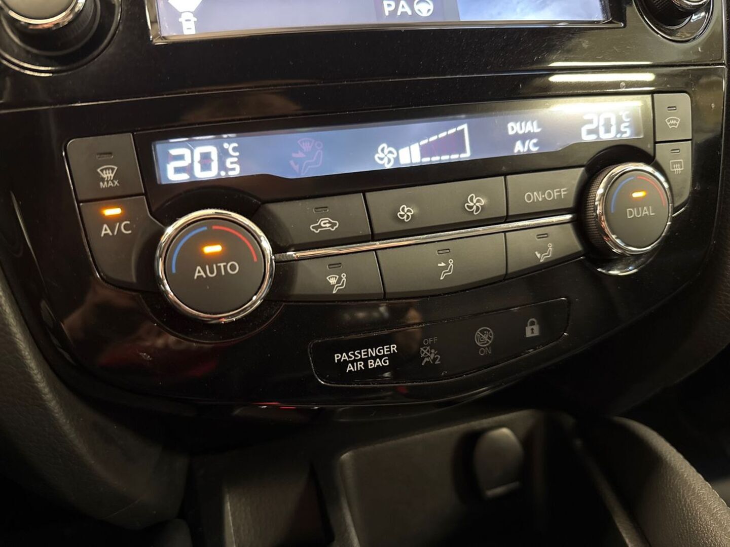 NISSAN Qashqai 2017