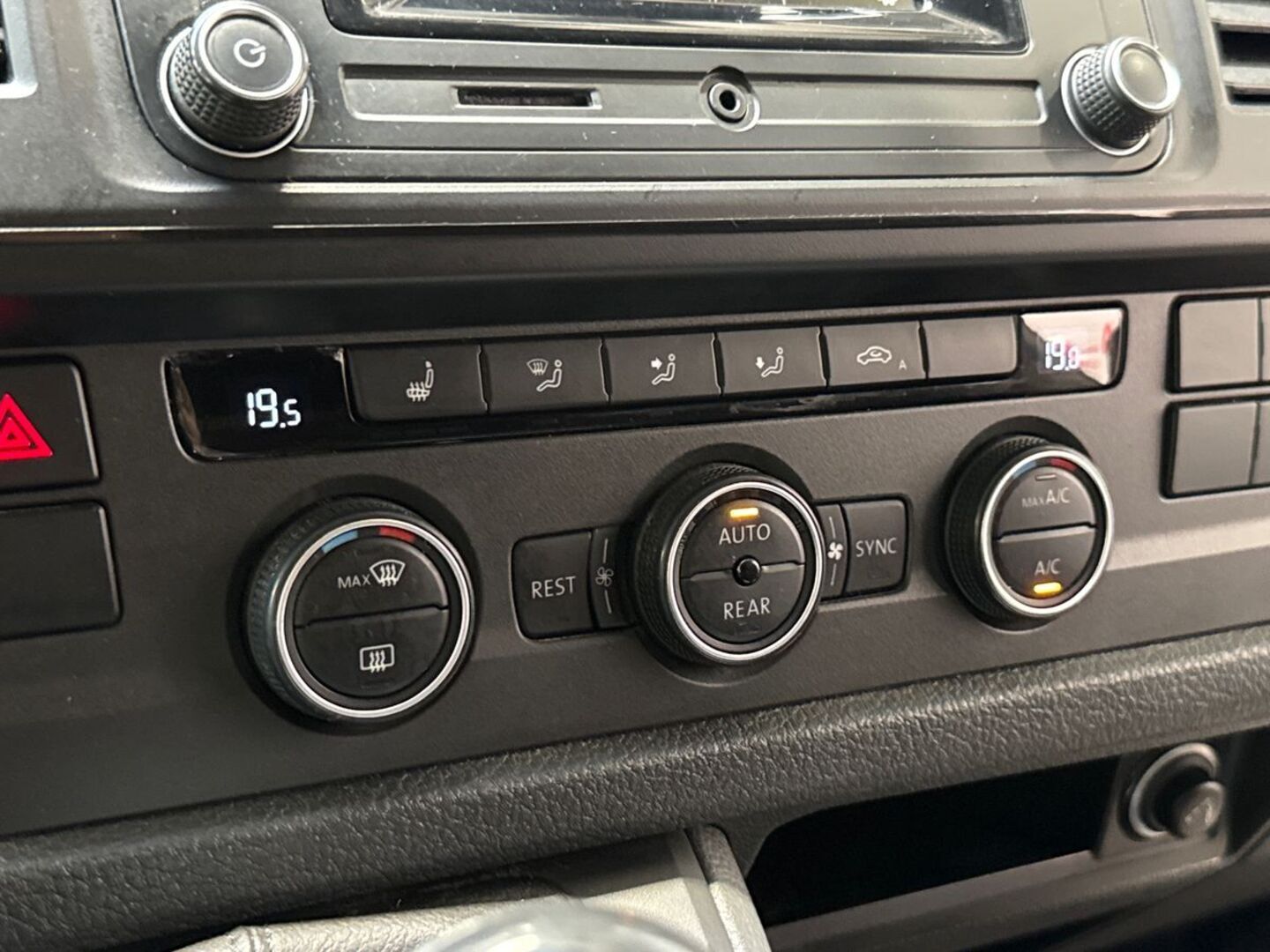 VOLKSWAGEN Caravelle 2017
