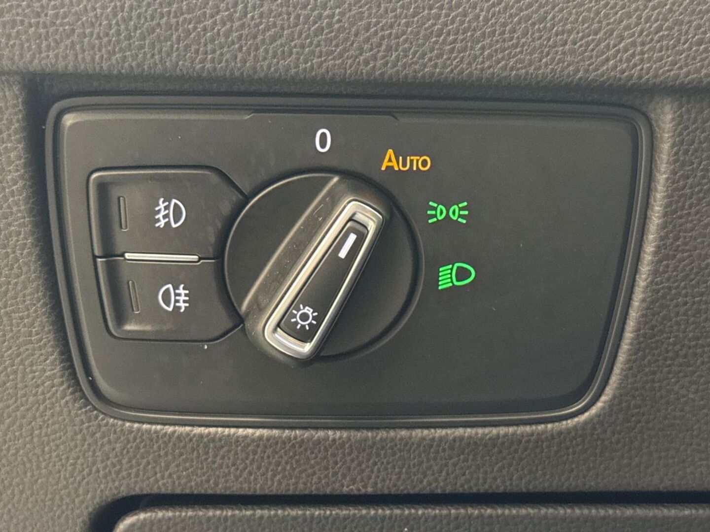 VOLKSWAGEN Passat 2018