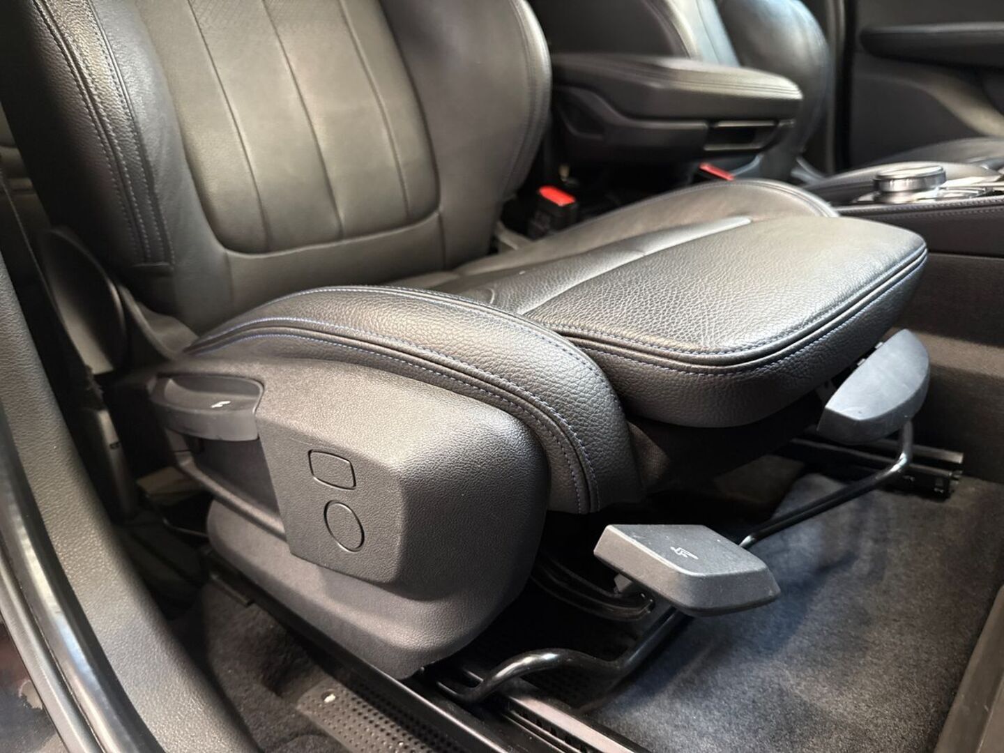 BMW 225 2019
