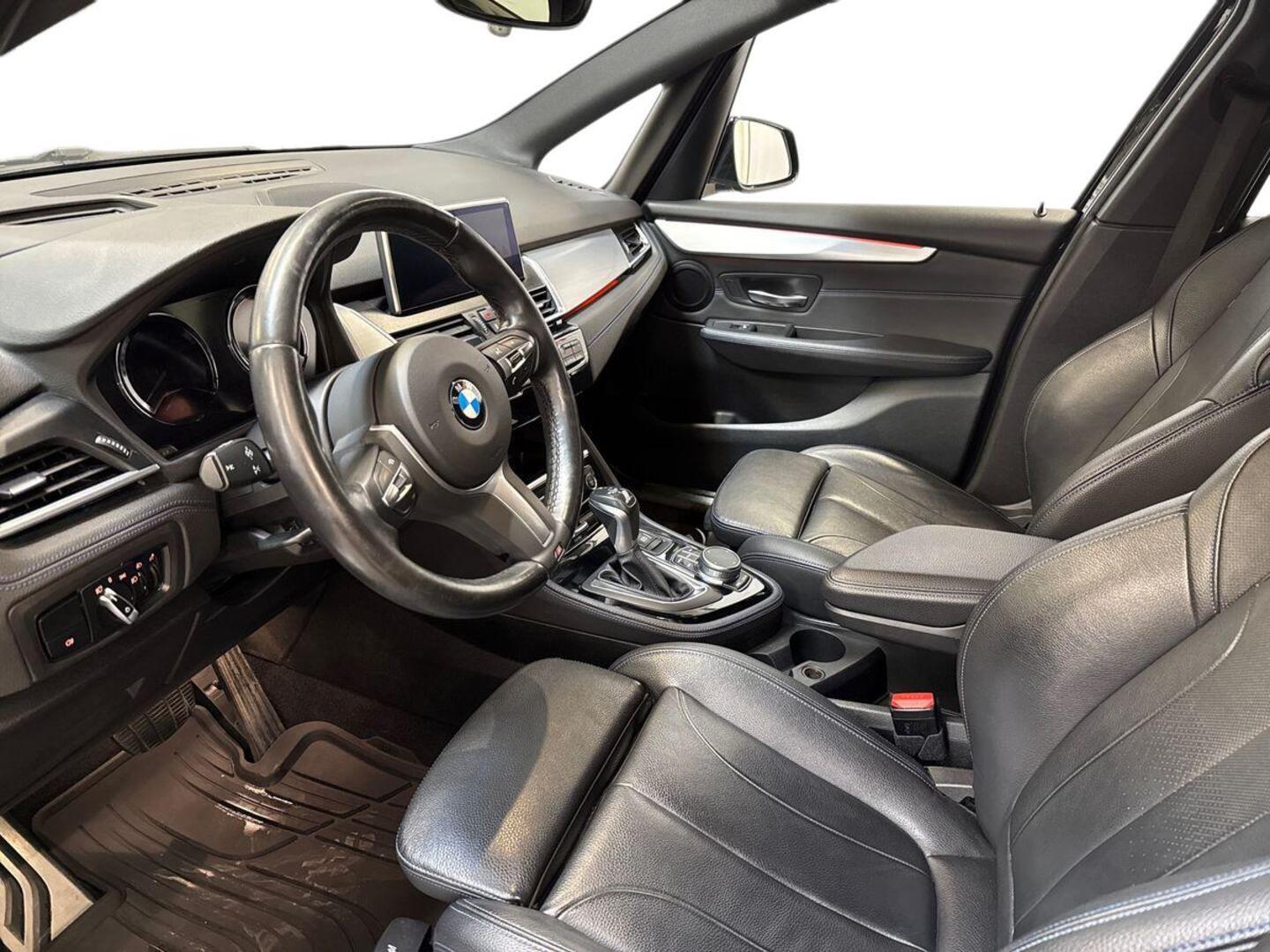 BMW 225 2019